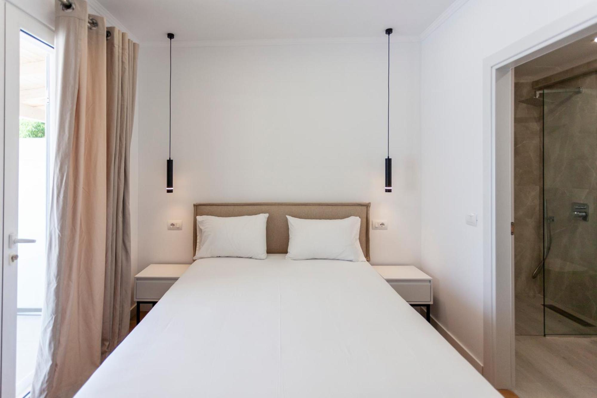 Ionio Rooms Himare Exterior photo