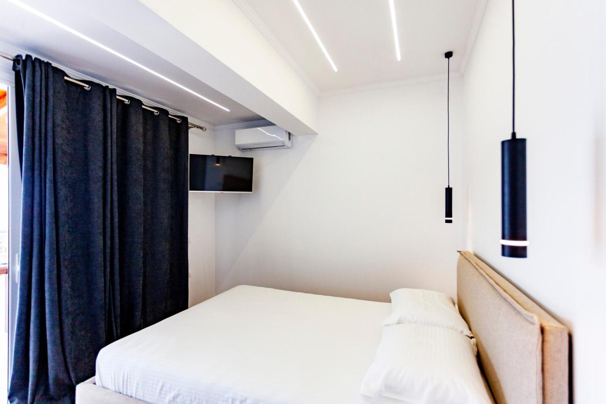 Ionio Rooms Himare Exterior photo