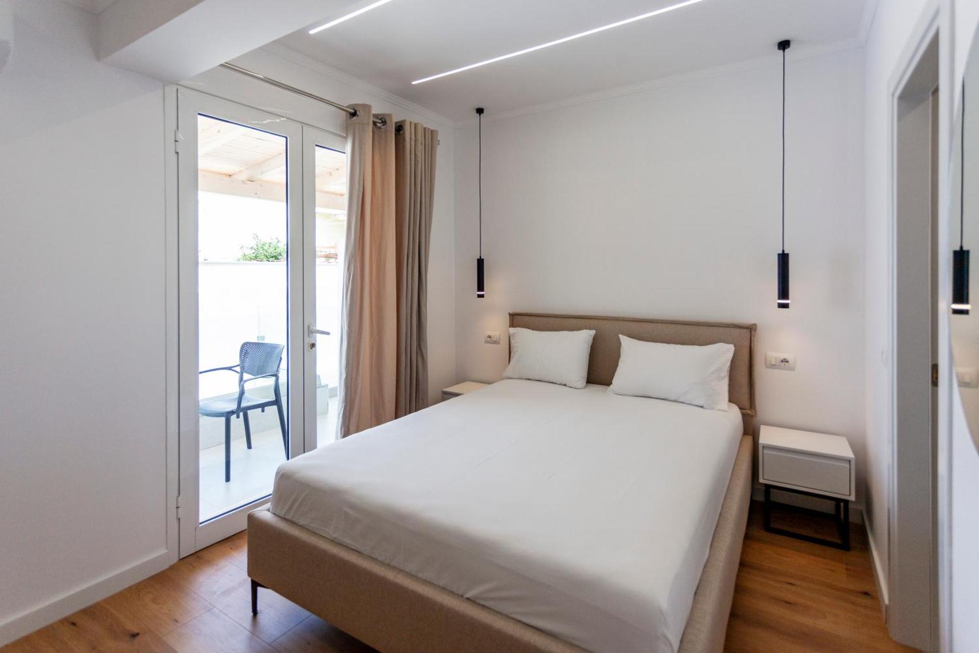 Ionio Rooms Himare Exterior photo
