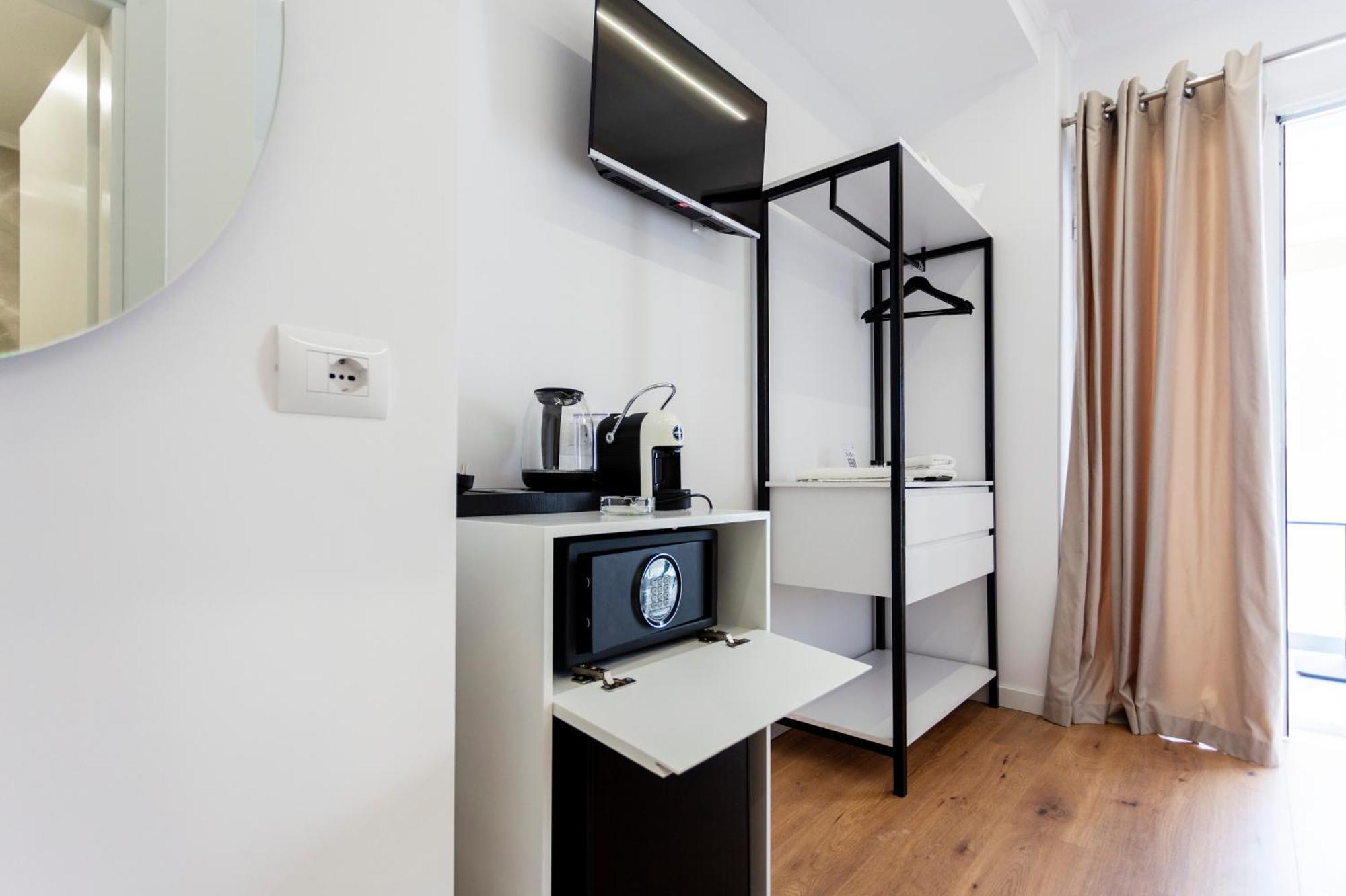 Ionio Rooms Himare Exterior photo