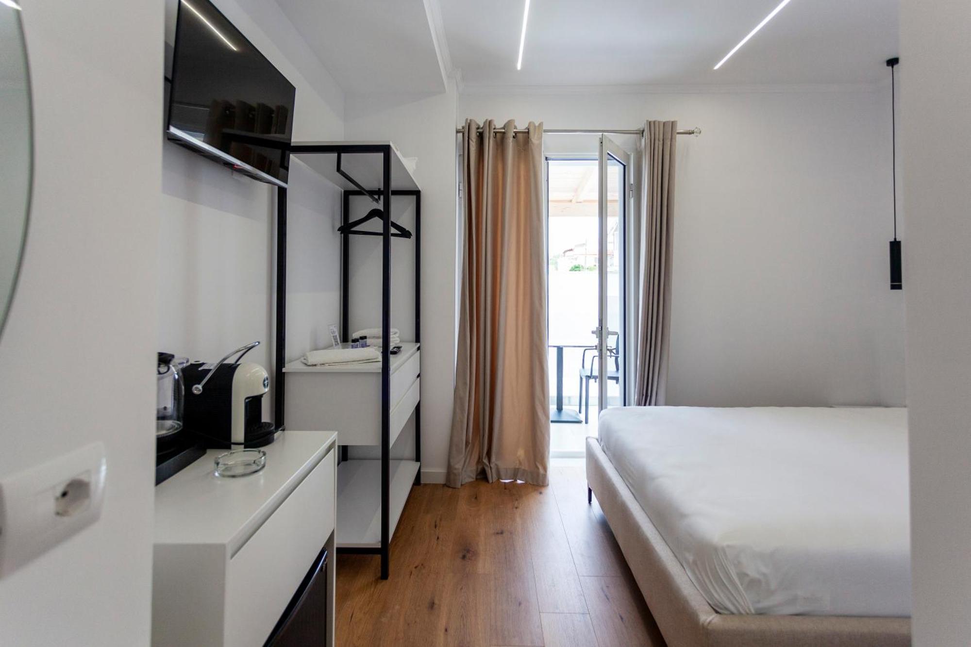 Ionio Rooms Himare Exterior photo