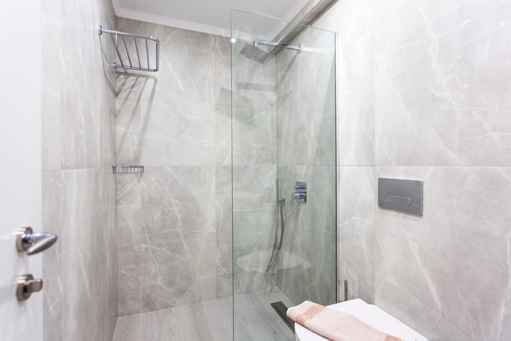 Ionio Rooms Himare Exterior photo